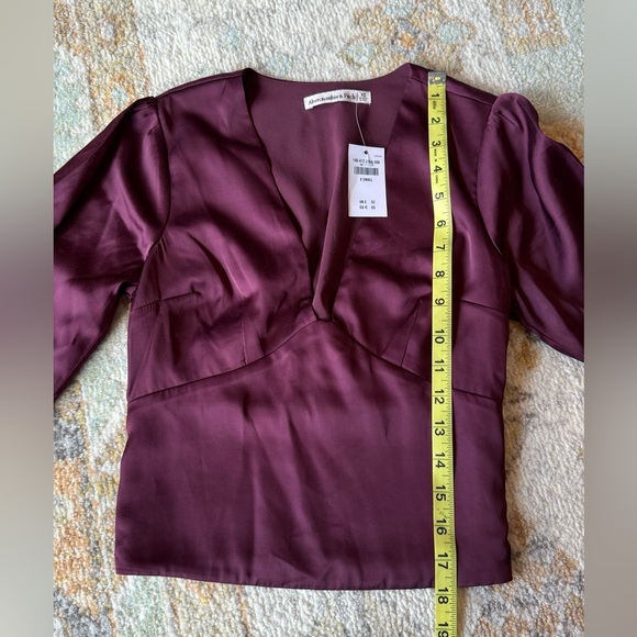 NWT Abercrombie & Fitch A&F Satin Long Sleeve Top, rich Burgundy color size XS - Picture 6 of 8